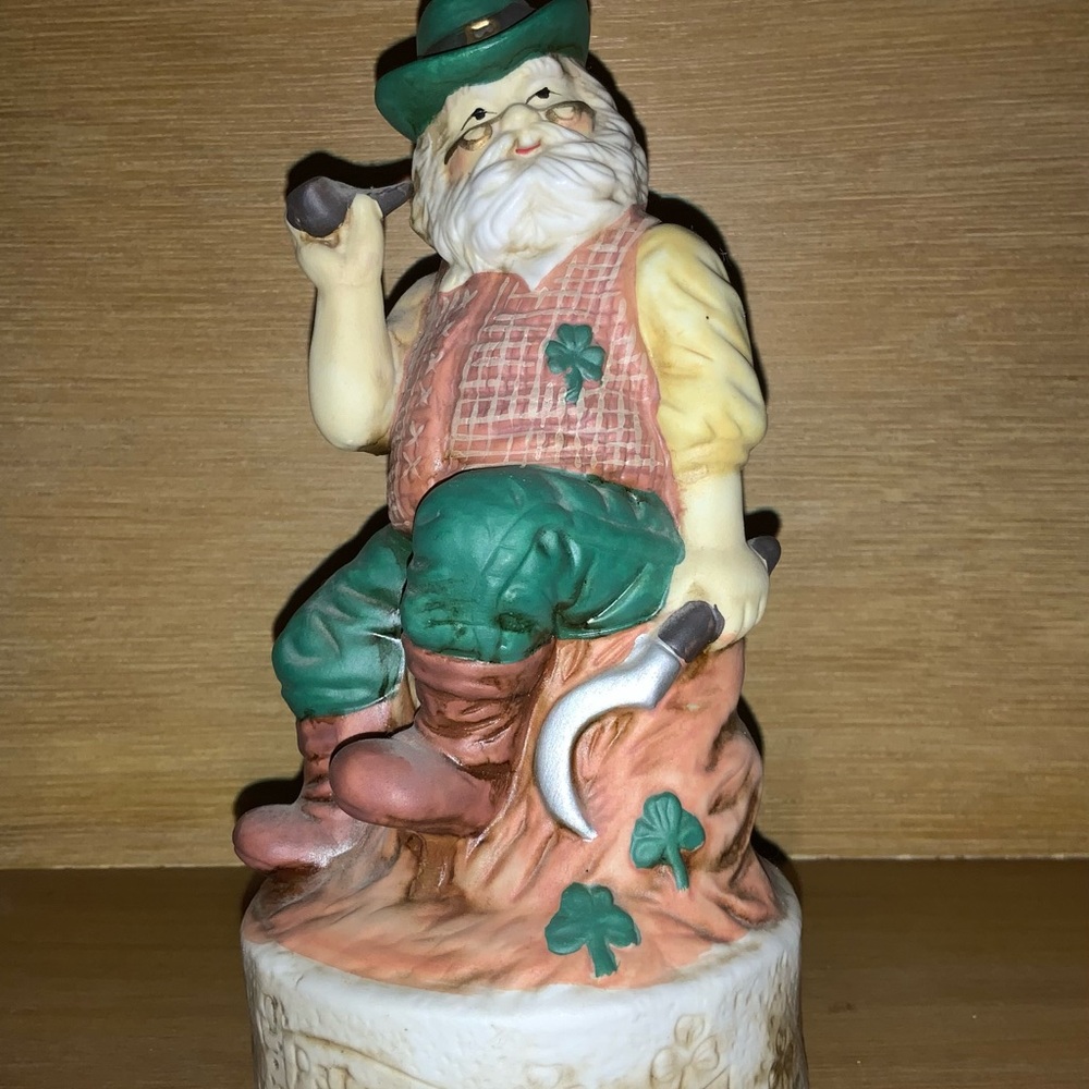 Vintage Patrick O'Santa Musical Box Figurine. Plays Irish Eyes Are Smiling